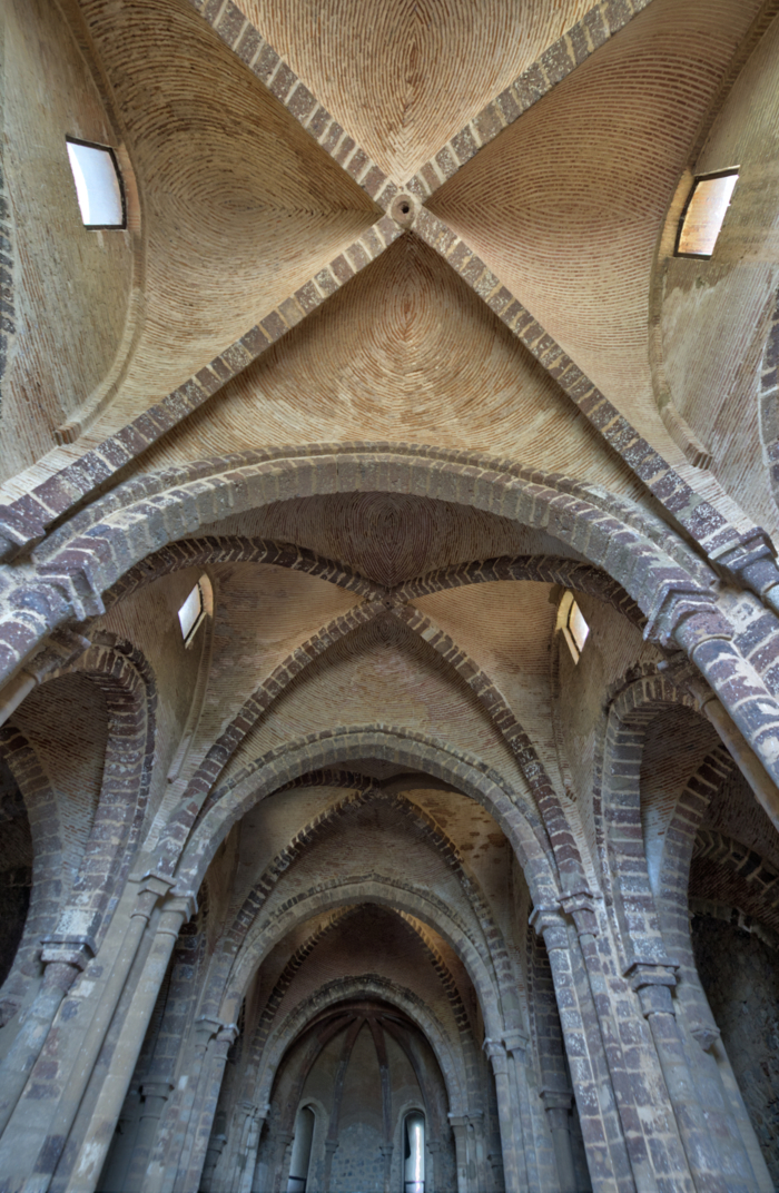 Bóvedas de la nave central de la iglesia del castillo de Calatrava la Nueva